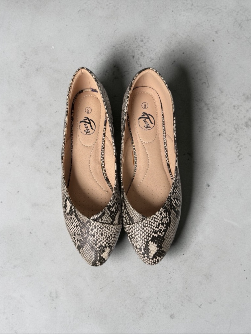 Trary Snake-Print Pointed Toe Flats - Beige & Black